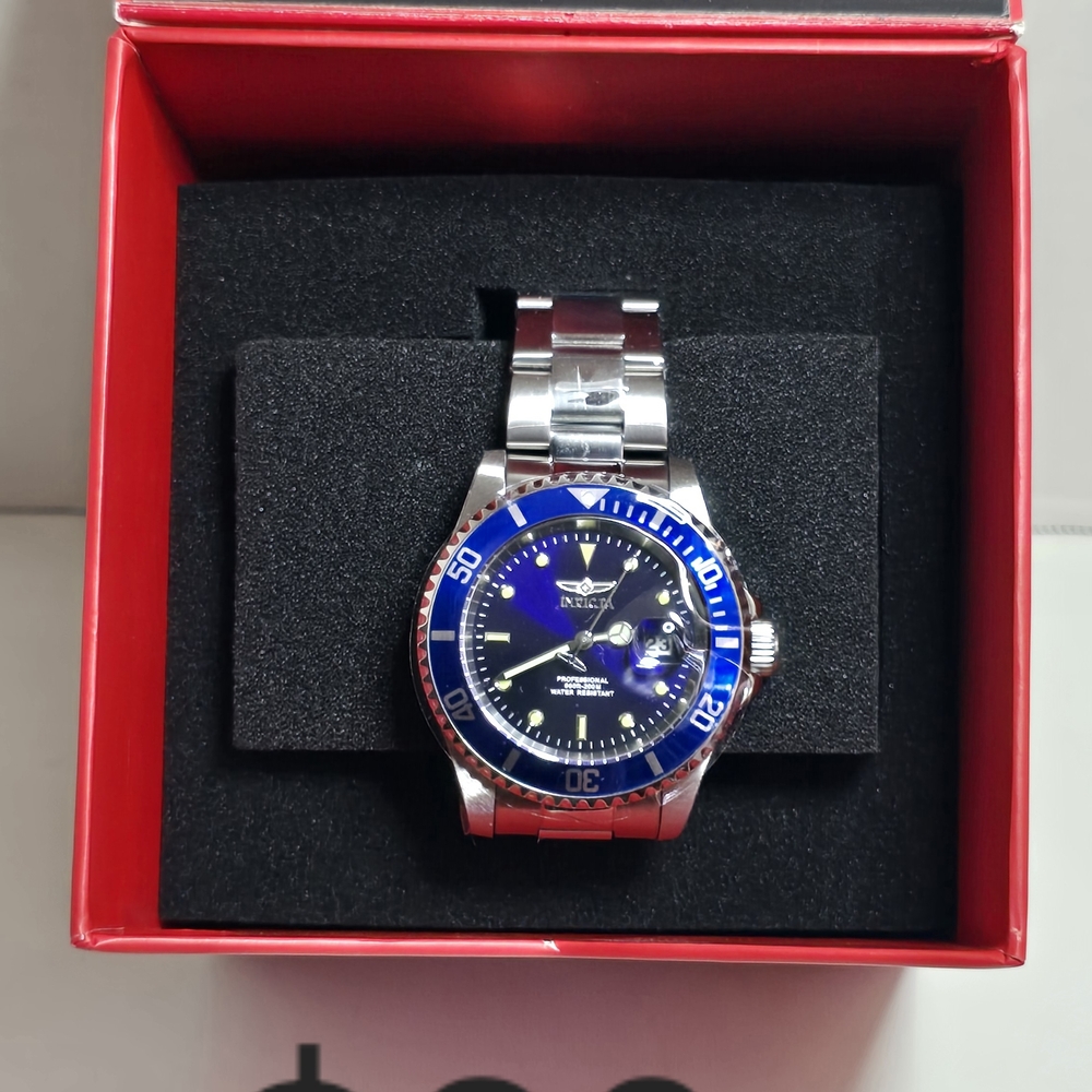 Invicta Men's Silver and Blue Watch